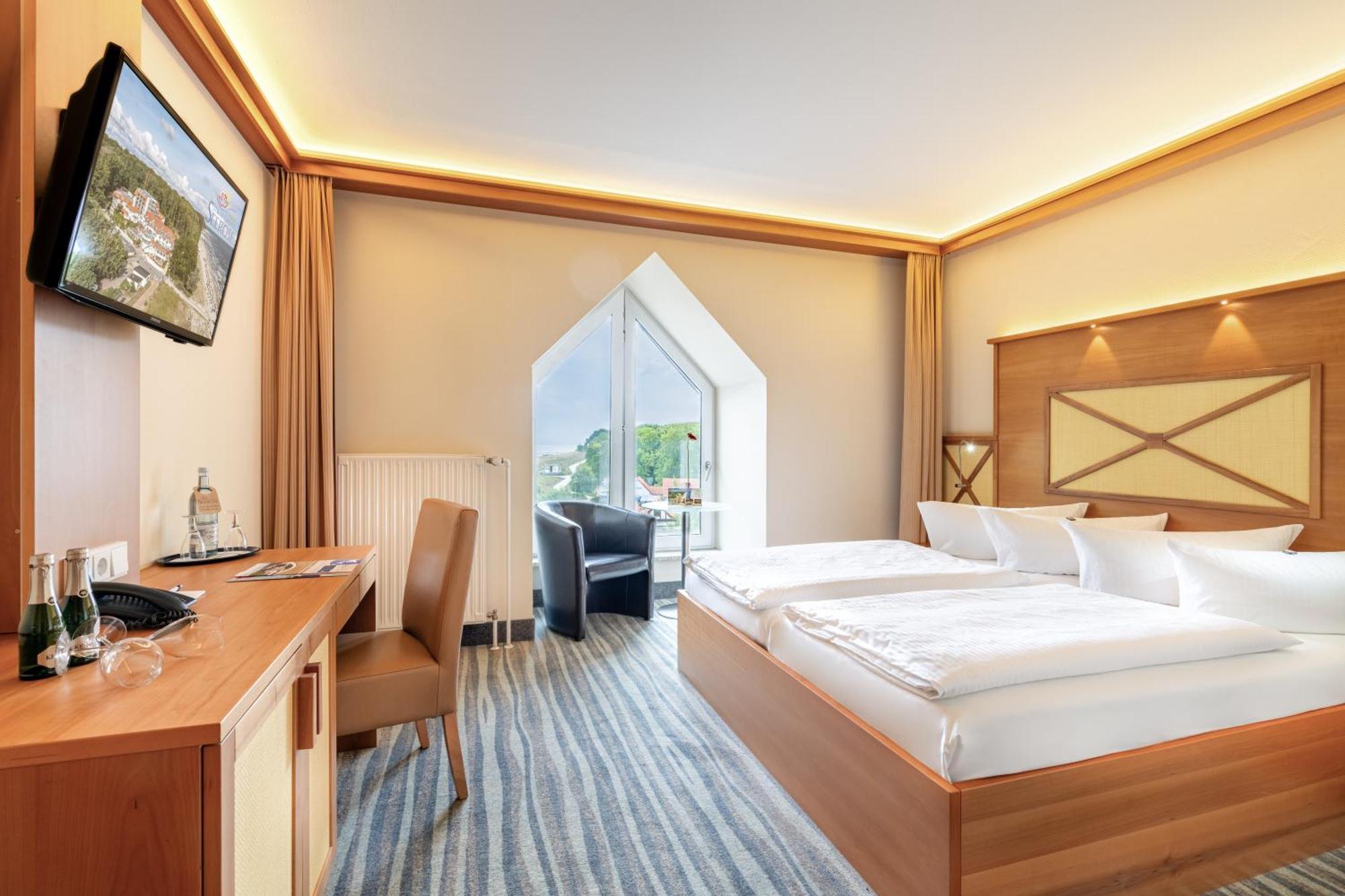Strandhotel Seerose Kölpinsee Buitenkant foto