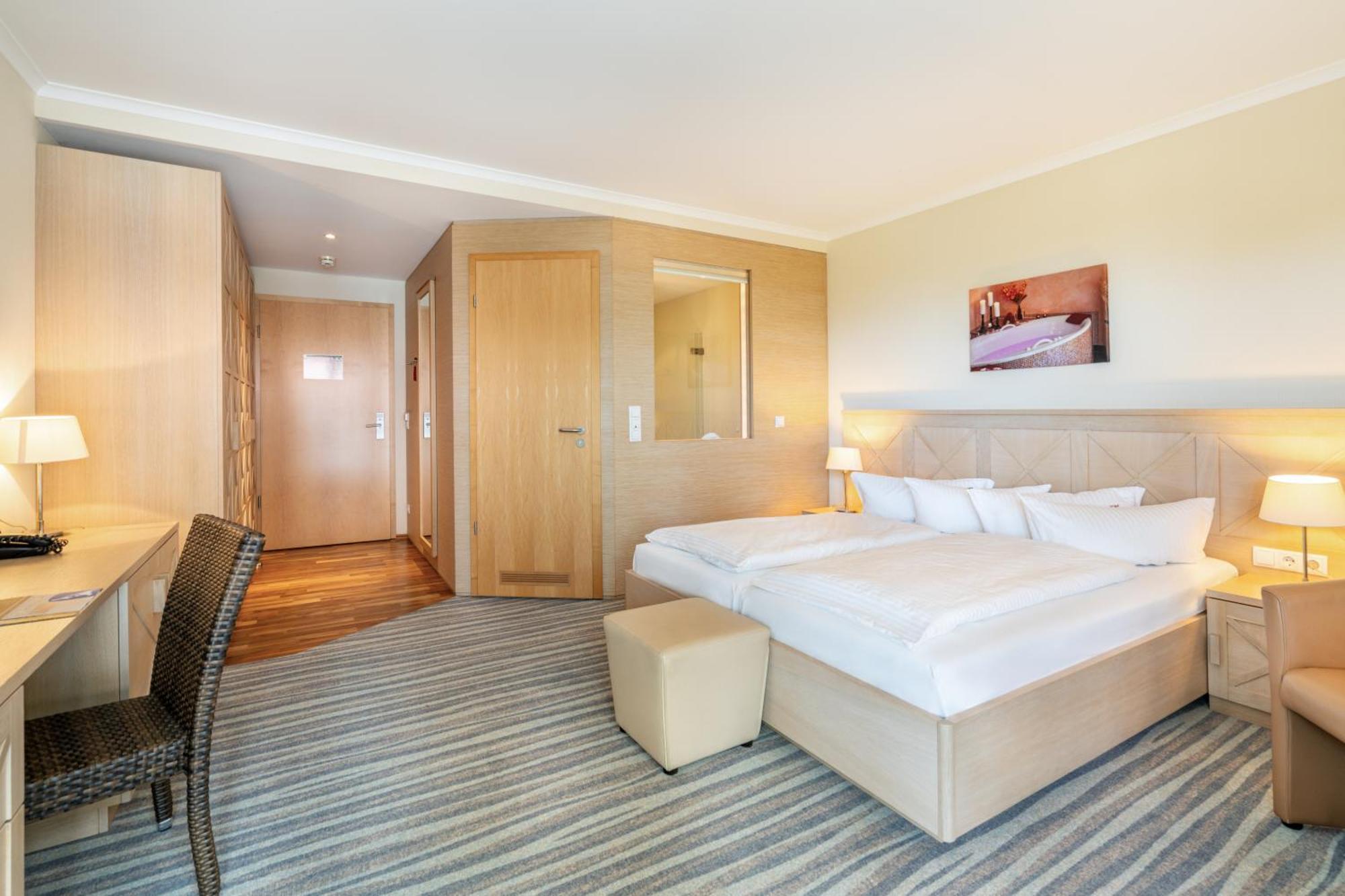 Strandhotel Seerose Kölpinsee Buitenkant foto