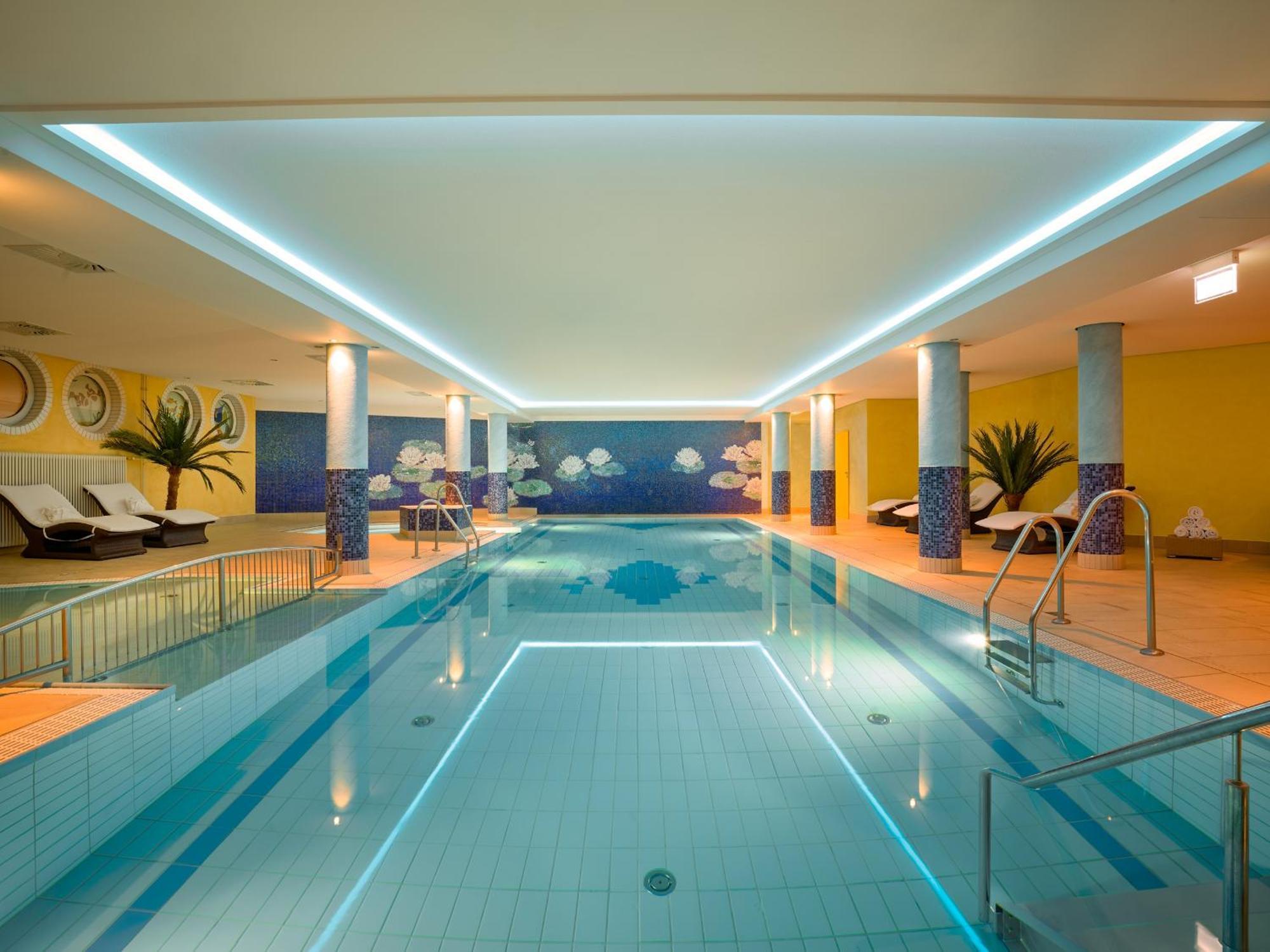 Strandhotel Seerose Kölpinsee Buitenkant foto