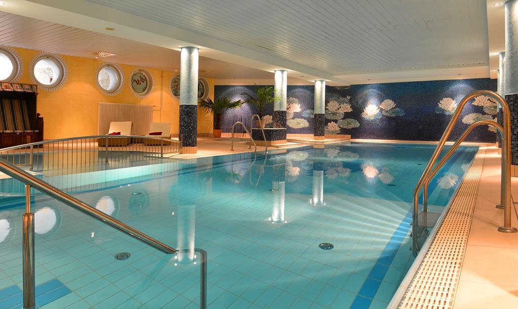 Strandhotel Seerose Kölpinsee Buitenkant foto