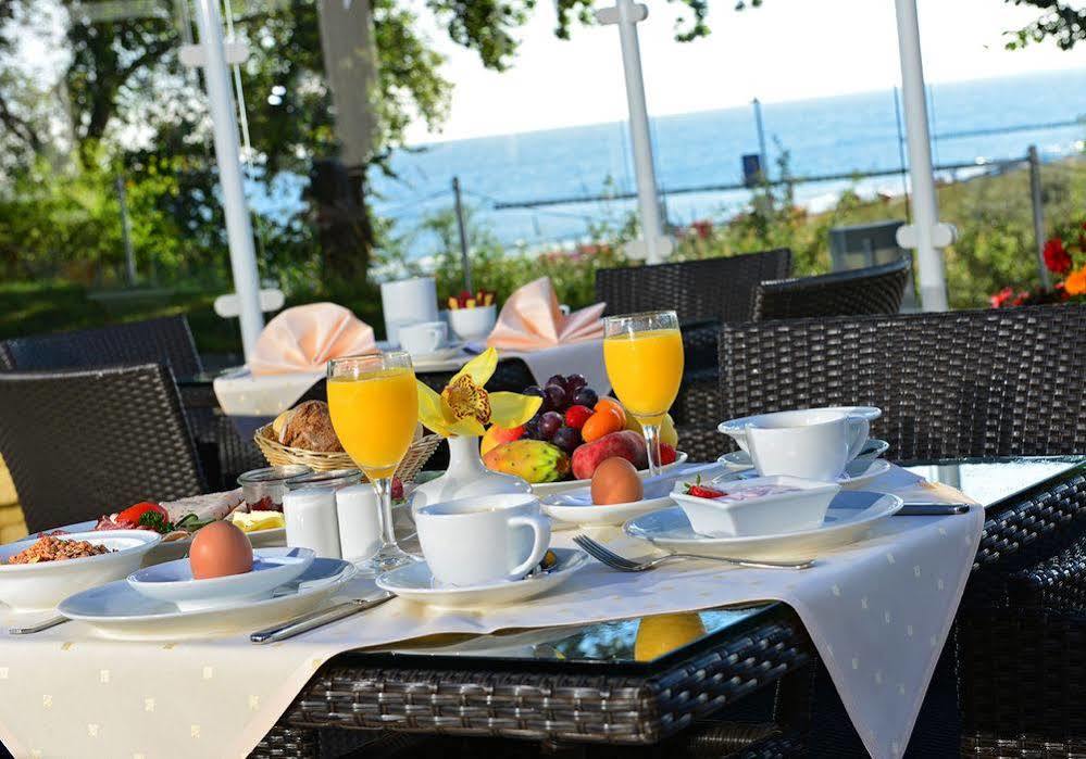Strandhotel Seerose Kölpinsee Buitenkant foto